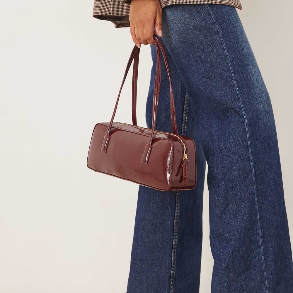 ASOS- burgundy patent faux leather elongated shoulder bag - Picture 4 of 5